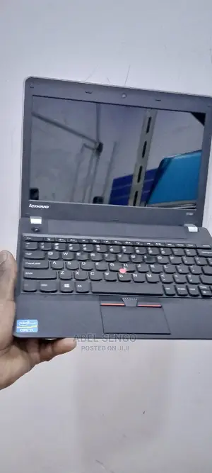 Laptop Lenovo ThinkPad X131e 4GB Intel Core I3 HDD 320GB