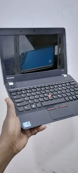 Laptop Lenovo ThinkPad X131e 4GB Intel Core I3 HDD 320GB