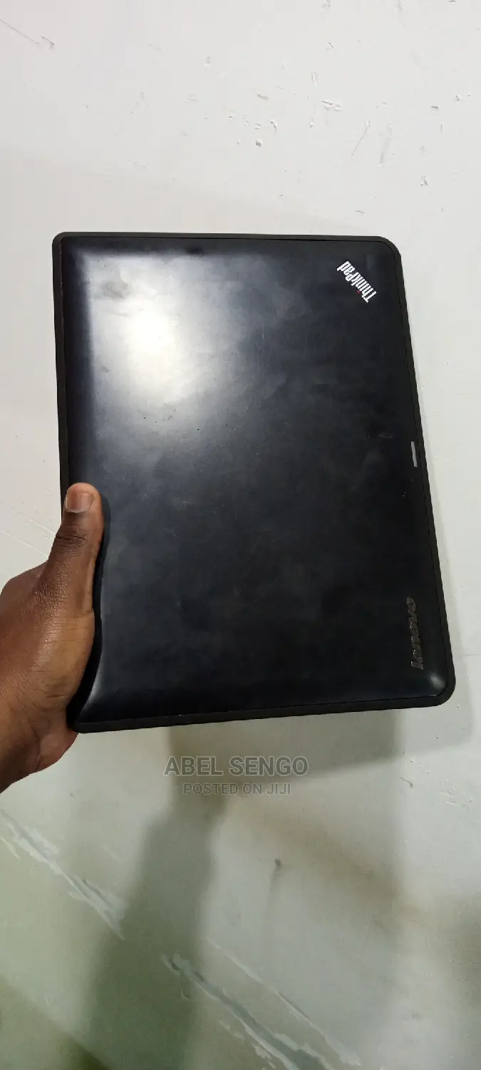 Laptop Lenovo ThinkPad X131e 4GB Intel Core I3 HDD 320GB