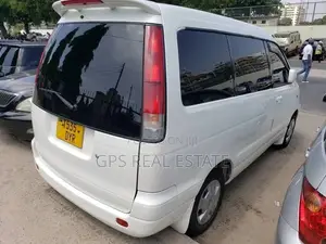 Toyota Noah 2004 White