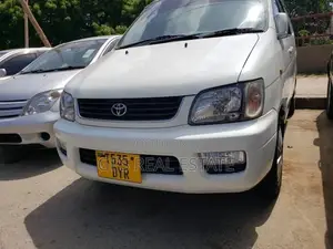 Toyota Noah 2004 White