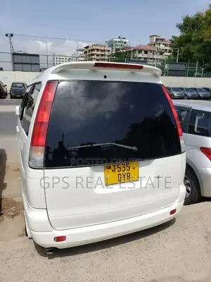 Toyota Noah 2004 White