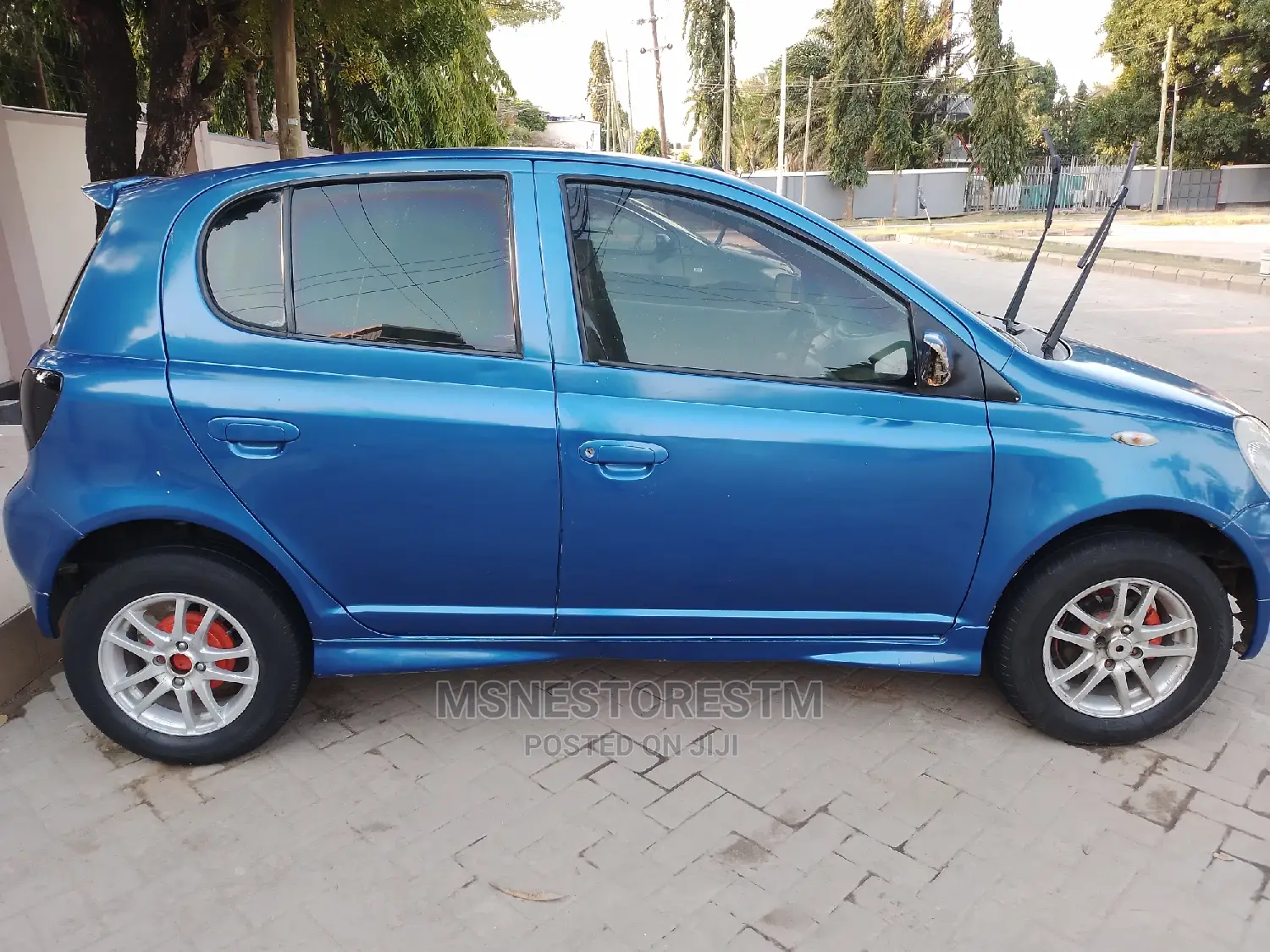 Toyota Vitz 2001 Blue