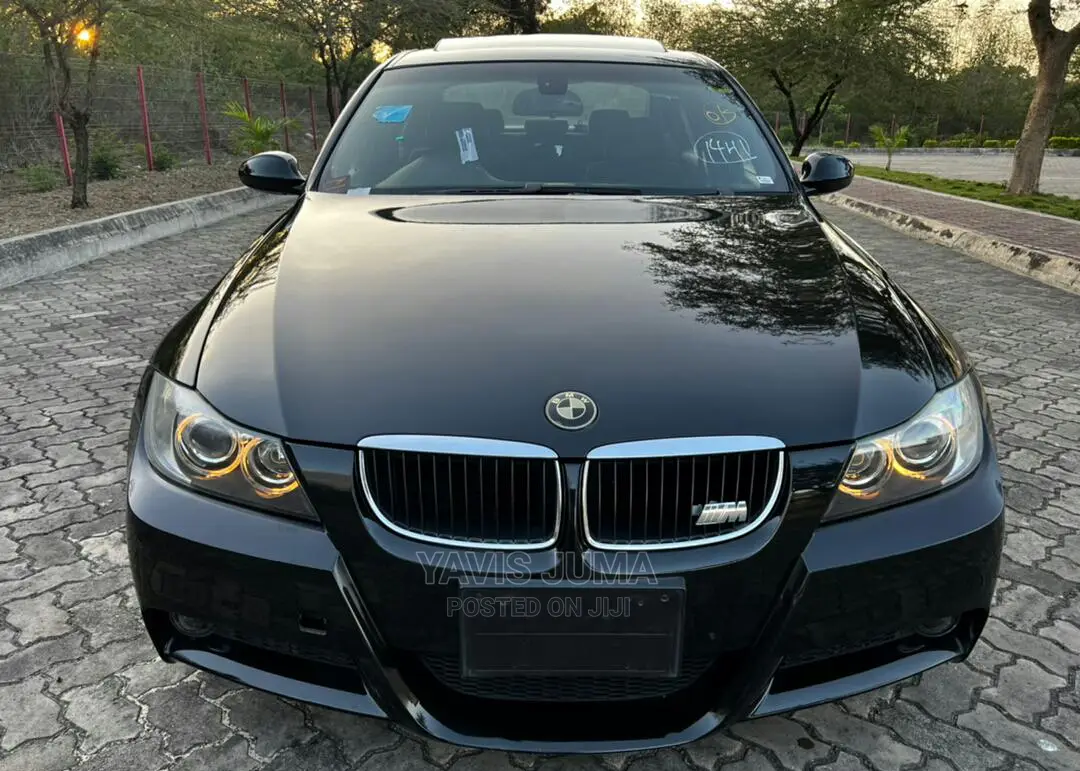 BMW 320i 2008 Black