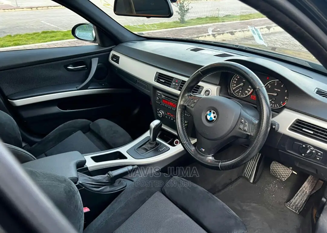 BMW 320i 2008 Black
