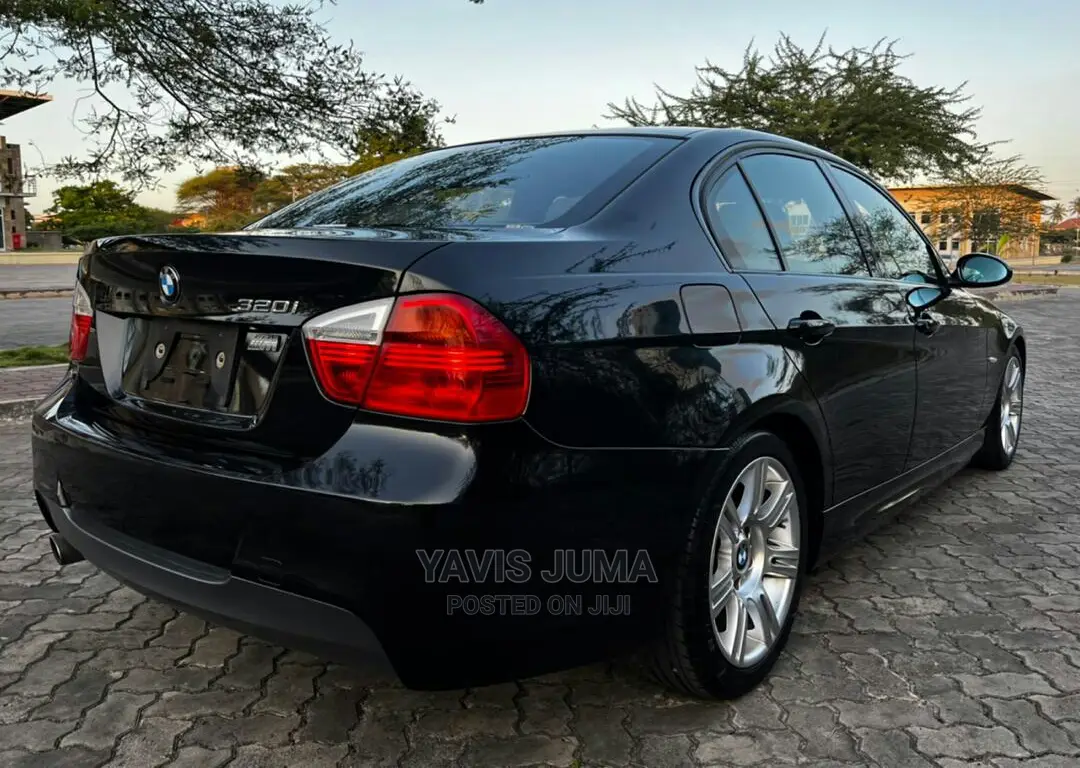 BMW 320i 2008 Black