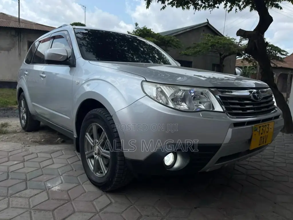 Subaru Forester 2011 Silver