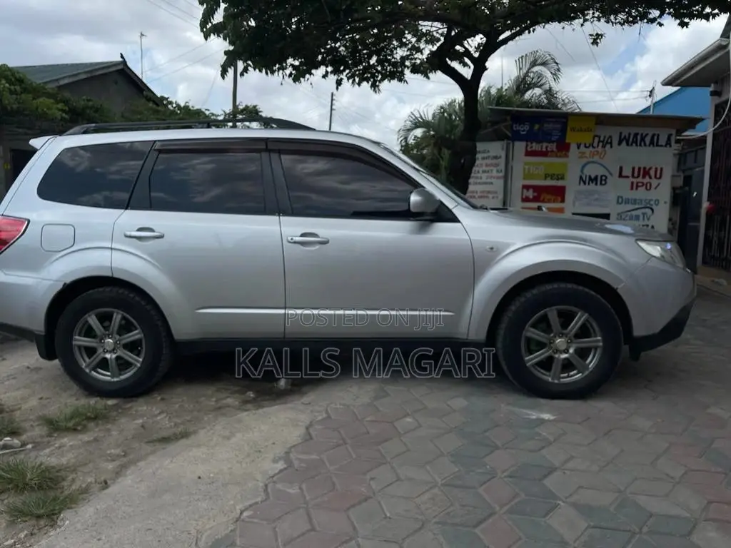 Subaru Forester 2011 Silver