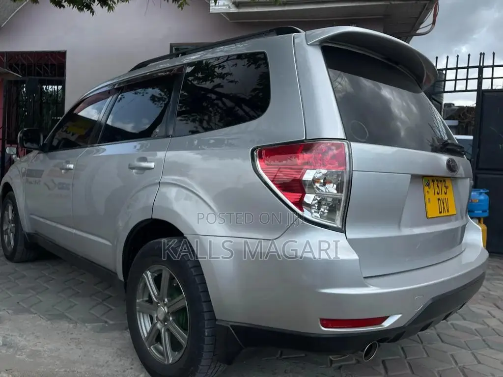 Subaru Forester 2011 Silver