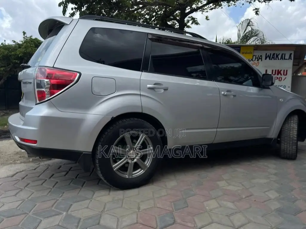 Subaru Forester 2011 Silver