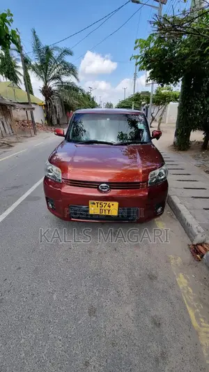 Toyota Corolla Rumion 2010 Red