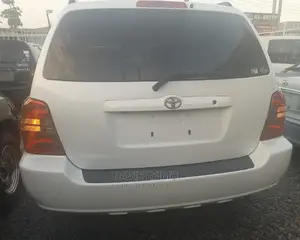 Toyota Kluger 2001 White