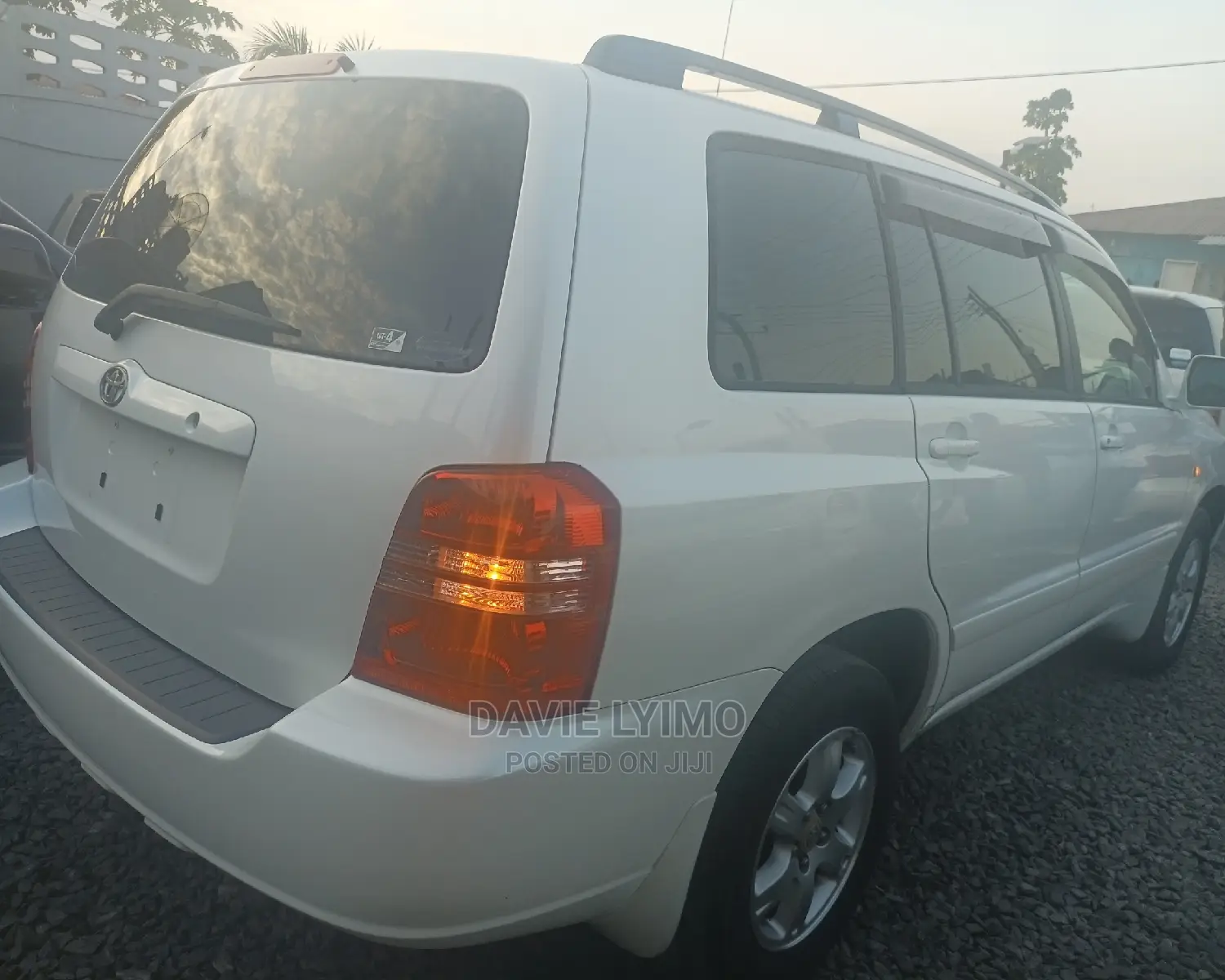 Toyota Kluger 2001 White