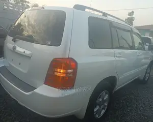 Toyota Kluger 2001 White