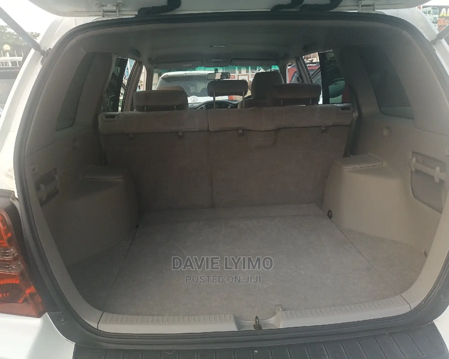 Toyota Kluger 2001 White