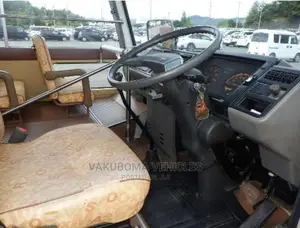 Mitsubishi Fuso Rosa 1993 White