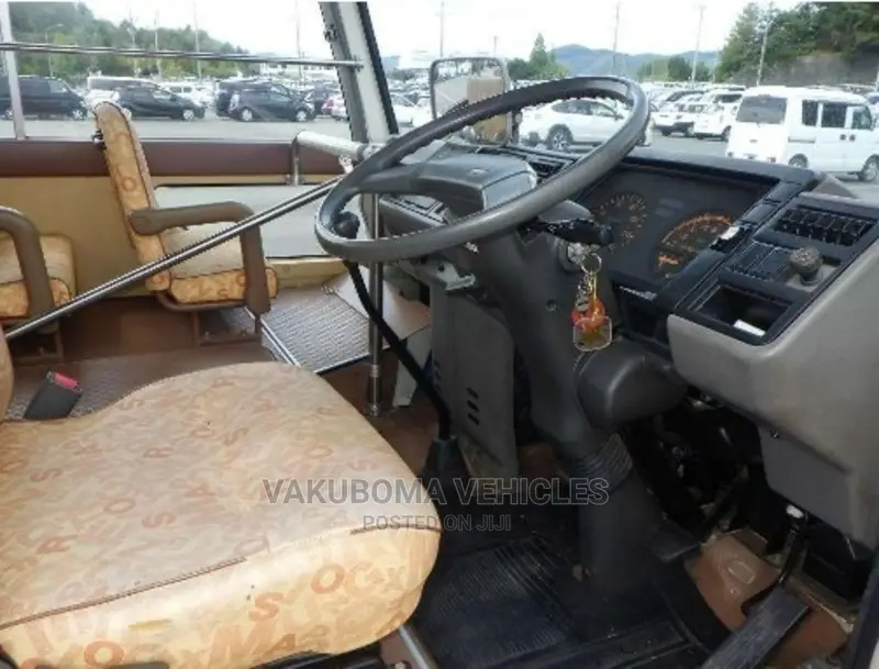 Mitsubishi Fuso Rosa 1993 White