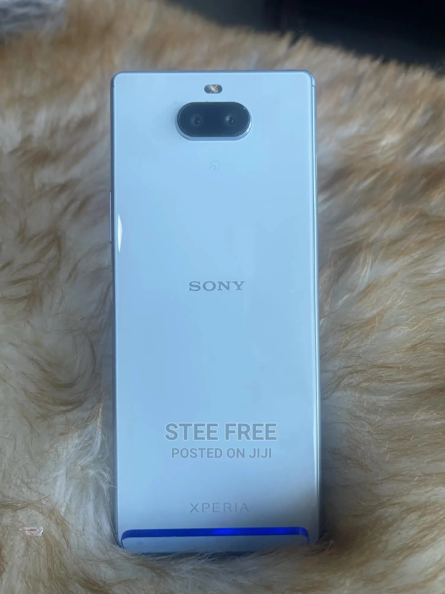 Sony Xperia 8 SOV42 64 GB Gray