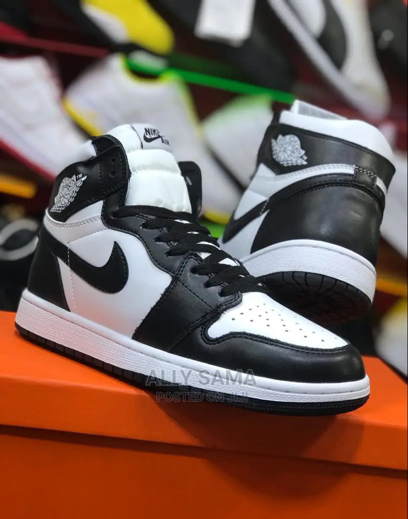 Nike Jordan Black White