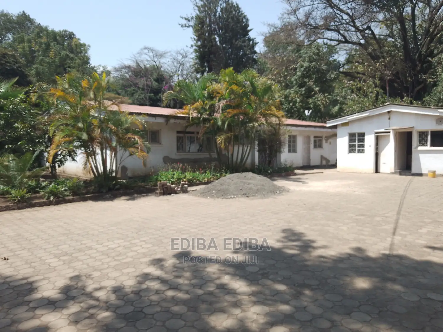 4bdrm Bungalow in Ediba Real Estate, Arusha for Rent