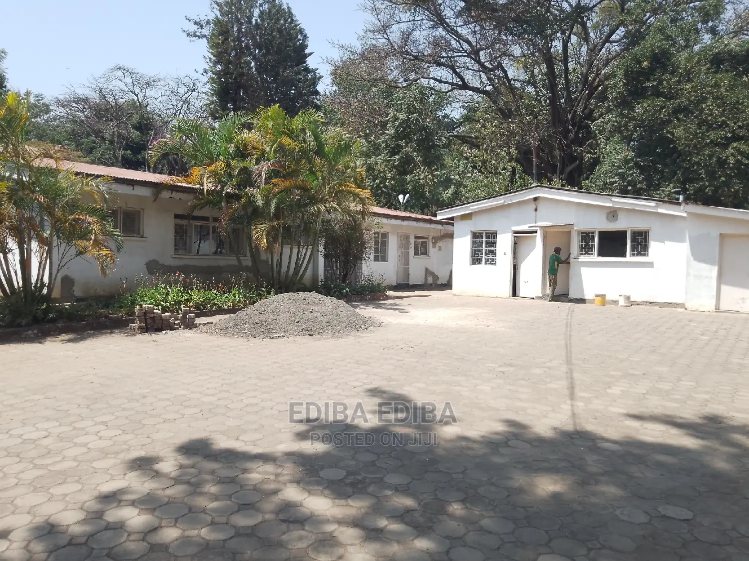 4bdrm Bungalow in Ediba Real Estate, Arusha for Rent