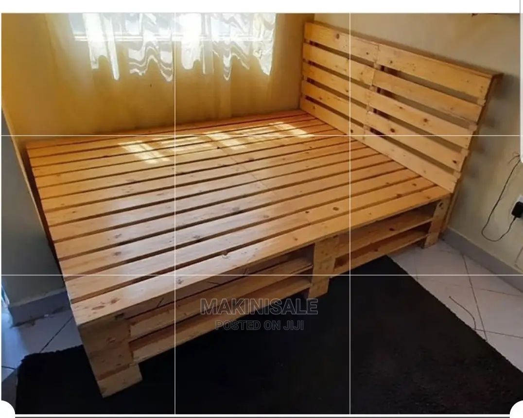 Kitanda Kizuri Sana Cha Pallett