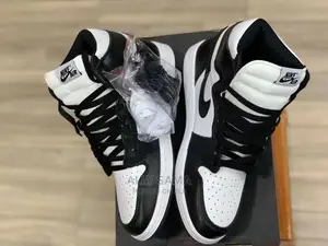 Nike Jordan Black White