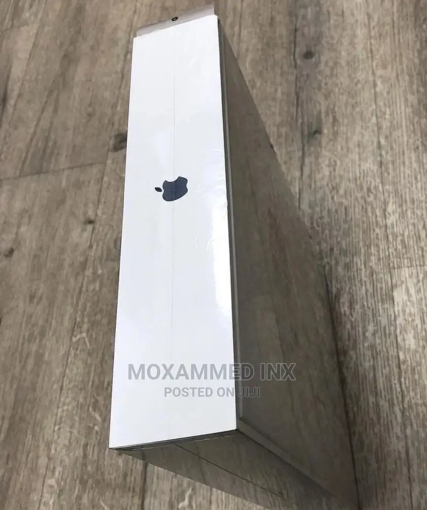 New Laptop Apple MacBook Air 2022 M2 8GB Apple M2 SSD 256GB