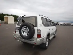 Toyota Land Cruiser Prado 2000 White