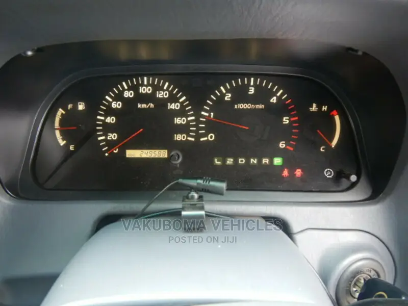 Toyota Land Cruiser Prado 2000 White
