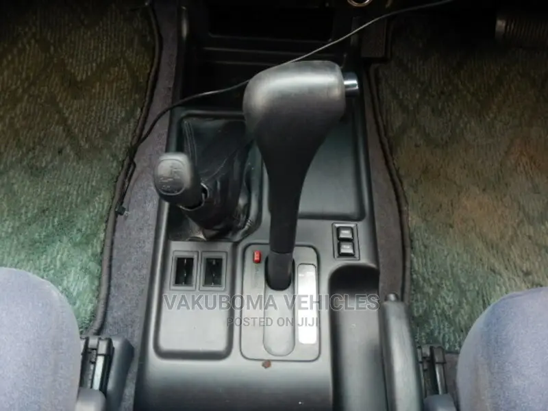 Toyota Land Cruiser Prado 2000 White