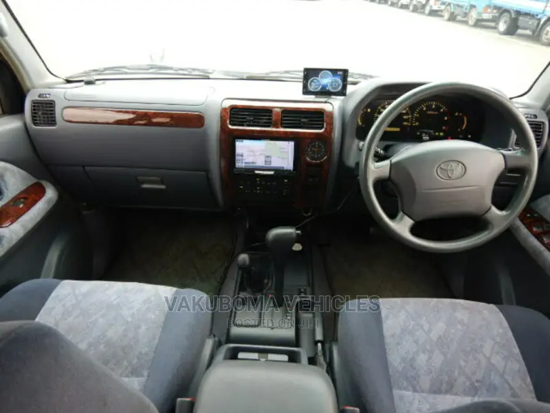Toyota Land Cruiser Prado 2000 White