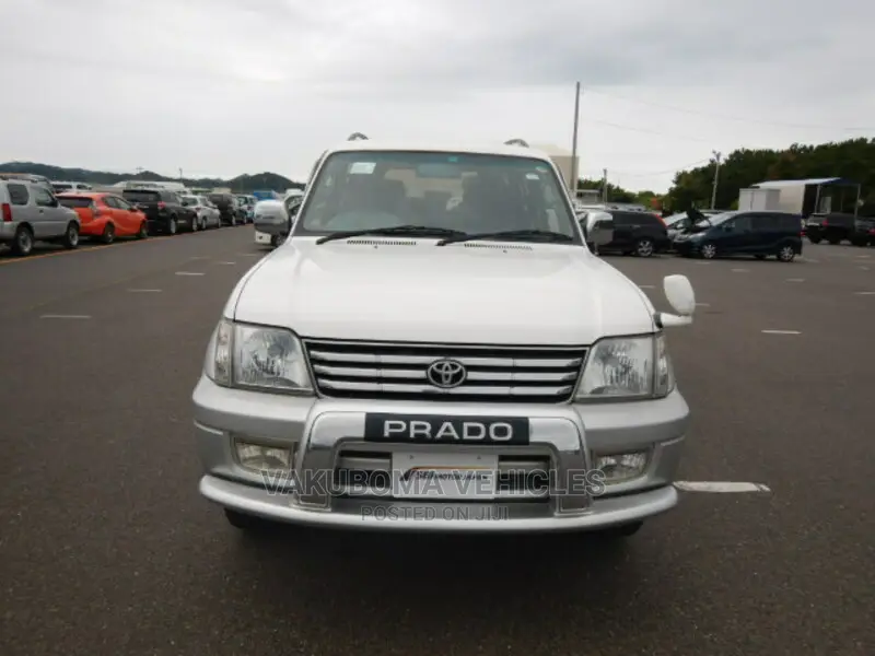 Toyota Land Cruiser Prado 2000 White