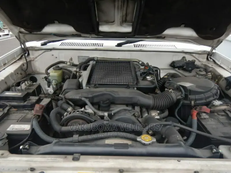 Toyota Land Cruiser Prado 2000 White