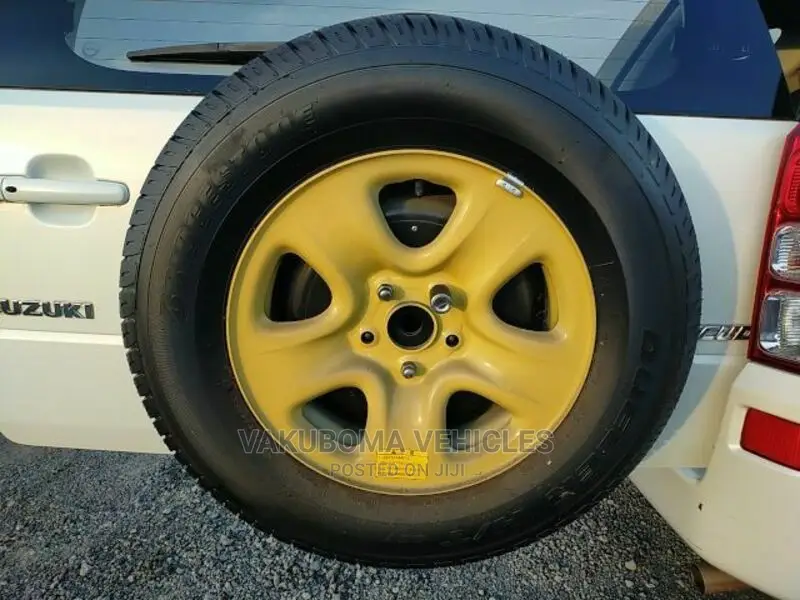 Suzuki Escudo 2005 Pearl