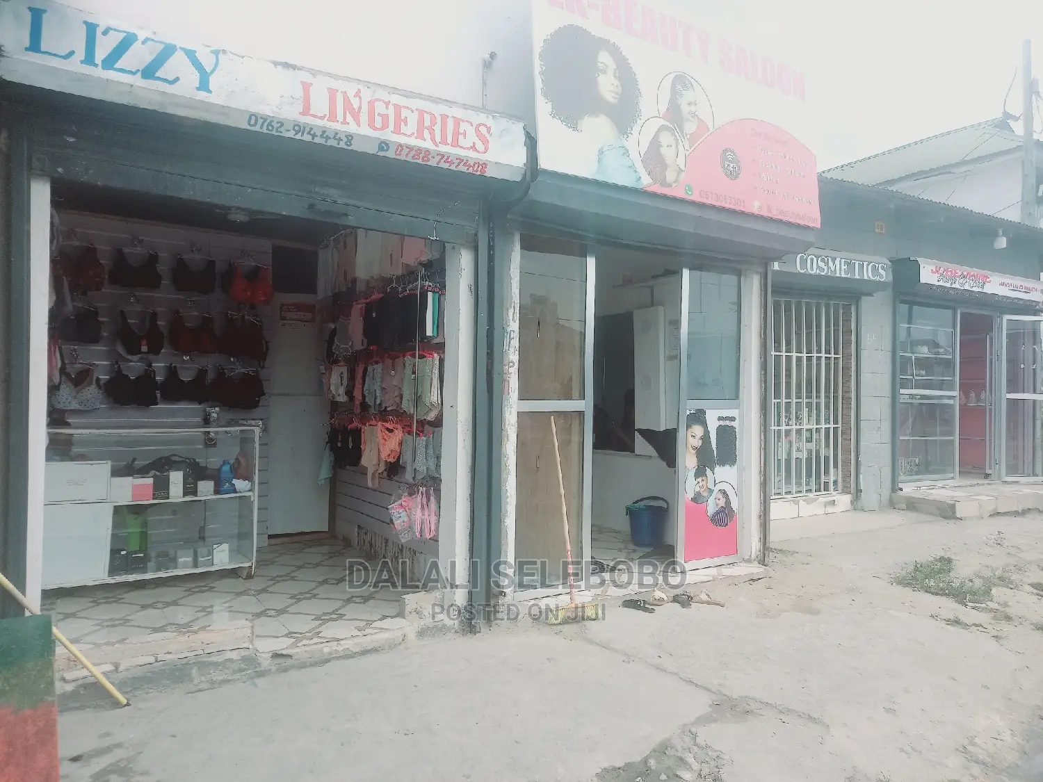Eneo La Biashara Mawasliano Stand