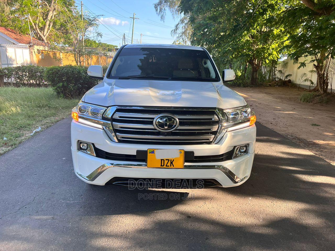 Toyota Land Cruiser 2020 White in Kinondoni Cars, Done Deals Jiji.co.tz