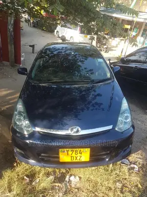 Toyota Wish 2010 Blue