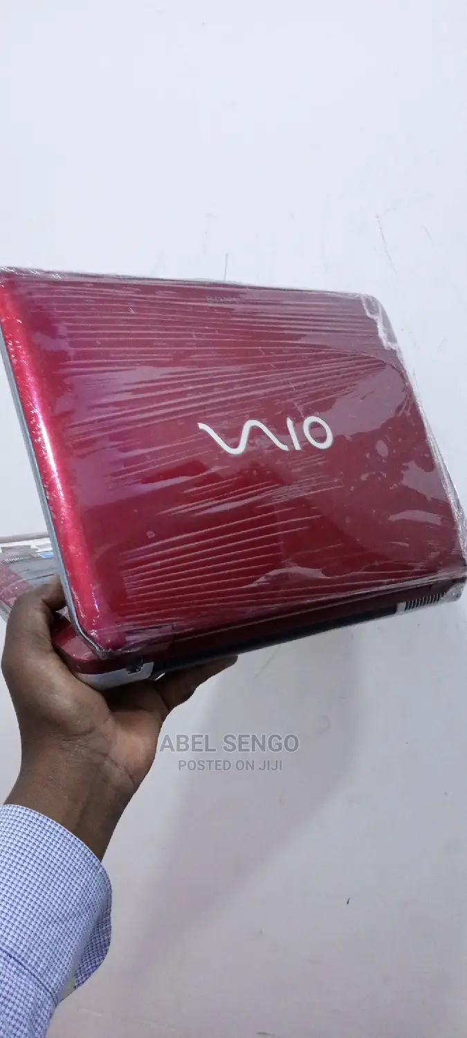 Laptop Sony VAIO Duo 13 SVD1321X9E 4GB Intel Core 2 Duo HDD 320GB