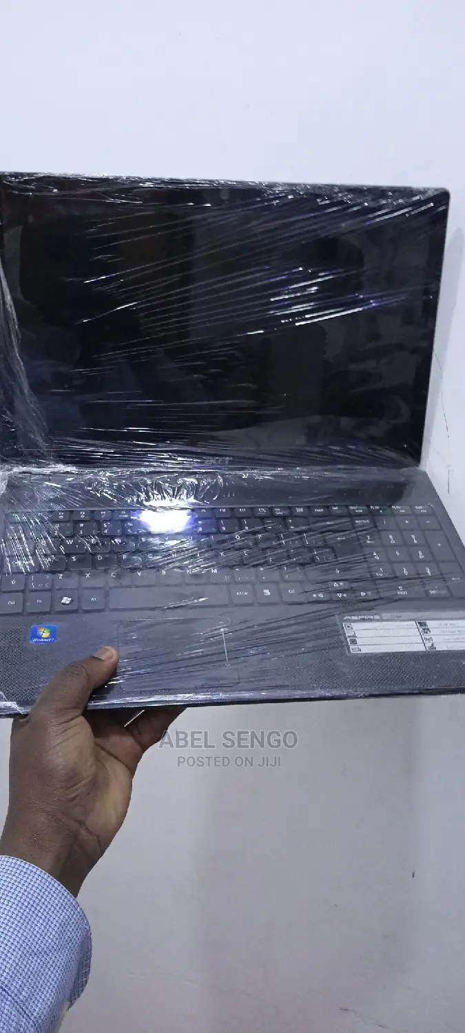 Laptop Acer Aspire 1 4GB Intel Core 2 Duo HDD 320GB