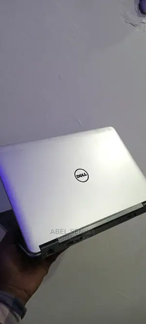 Laptop Dell Latitude 7440 4GB Intel Core I5 HDD+SSD 256GB
