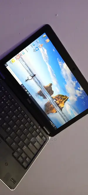 Laptop Dell Latitude 7440 4GB Intel Core I5 HDD+SSD 256GB