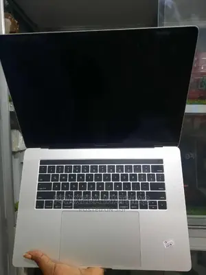 Laptop Apple MacBook Pro 2017 16GB Intel Core I7 SSD 512GB