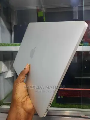 Laptop Apple MacBook Pro 2017 16GB Intel Core I7 SSD 256GB