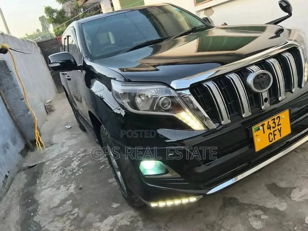 Toyota Land Cruiser Prado 2010 Black