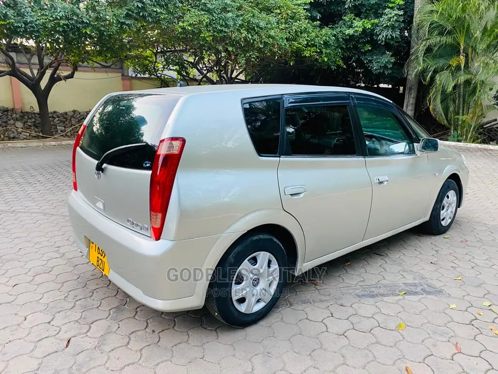 Toyota Opa 2005 Silver