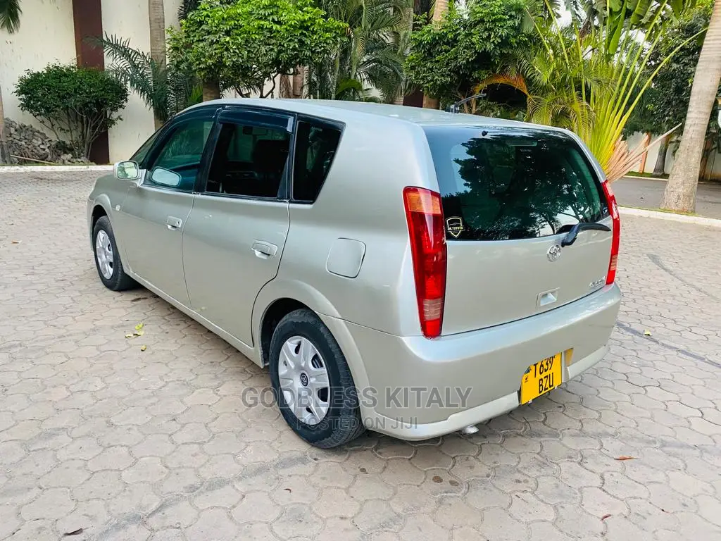 Toyota Opa 2005 Silver