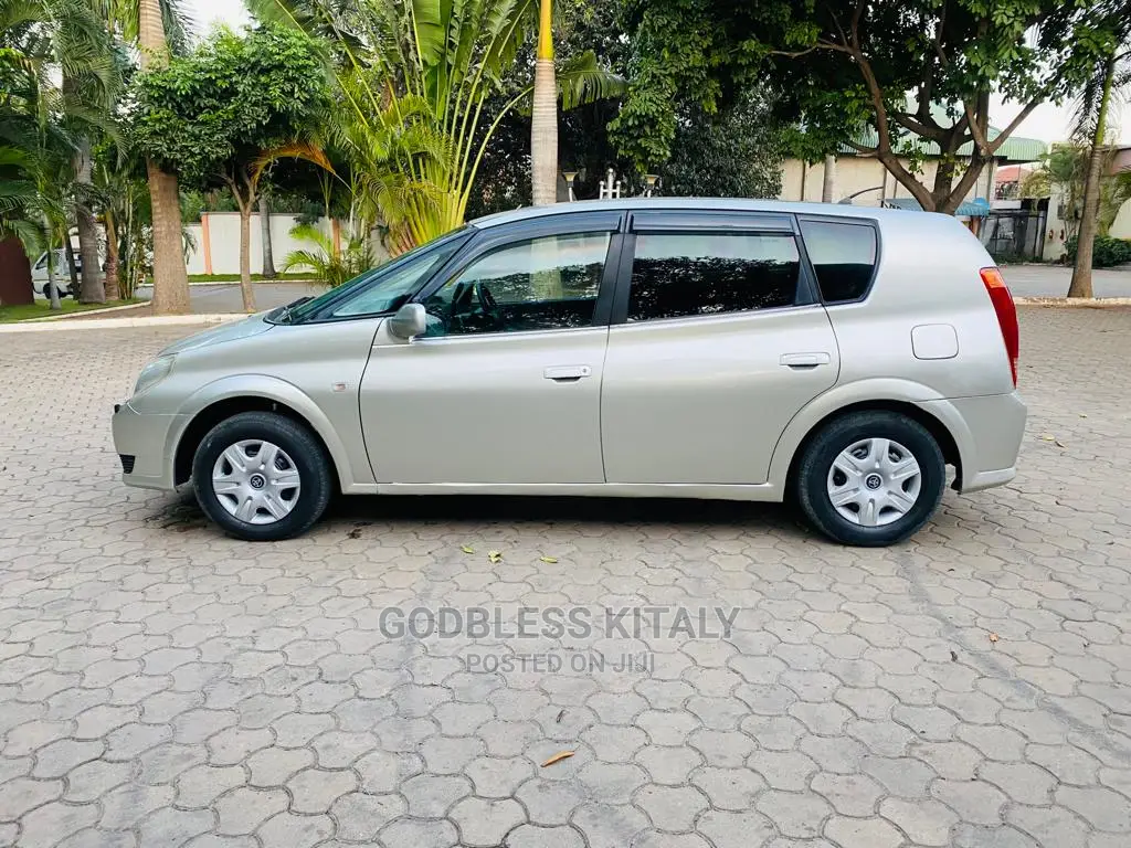 Toyota Opa 2005 Silver
