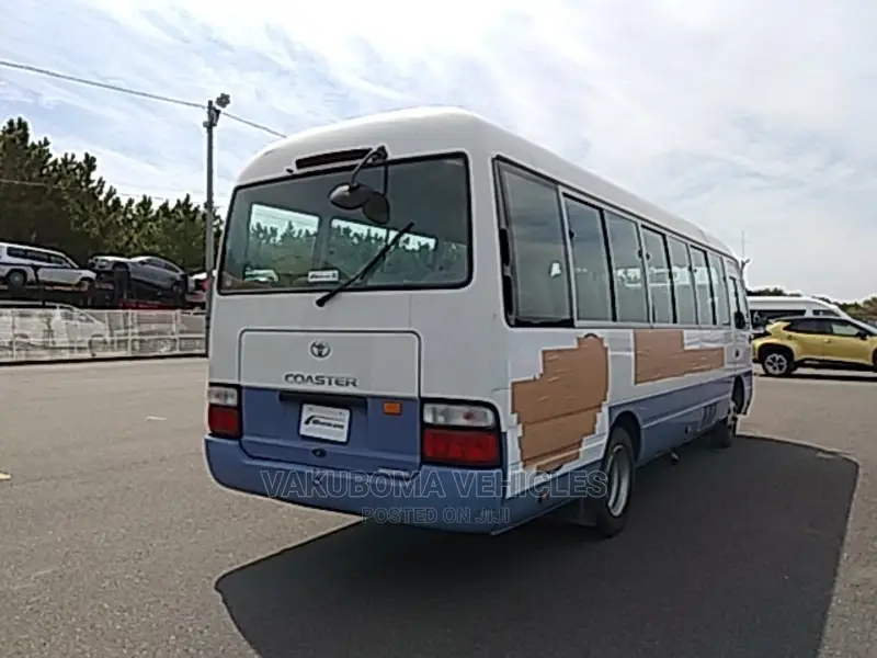 Toyota Coaster 2006 White