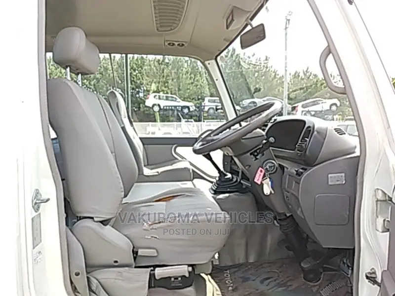 Toyota Coaster 2006 White